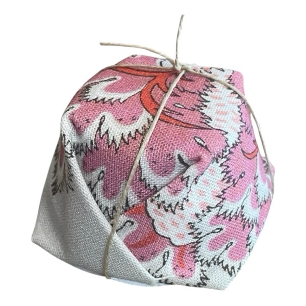 Detergente Viso solido artigianale all’ortica e carbone Pelle Grassa Senzafronzoli 75gr